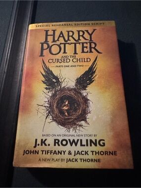 Harry Potter and the Cursed Child Rehearsal Edition - Gold/Amber Cover